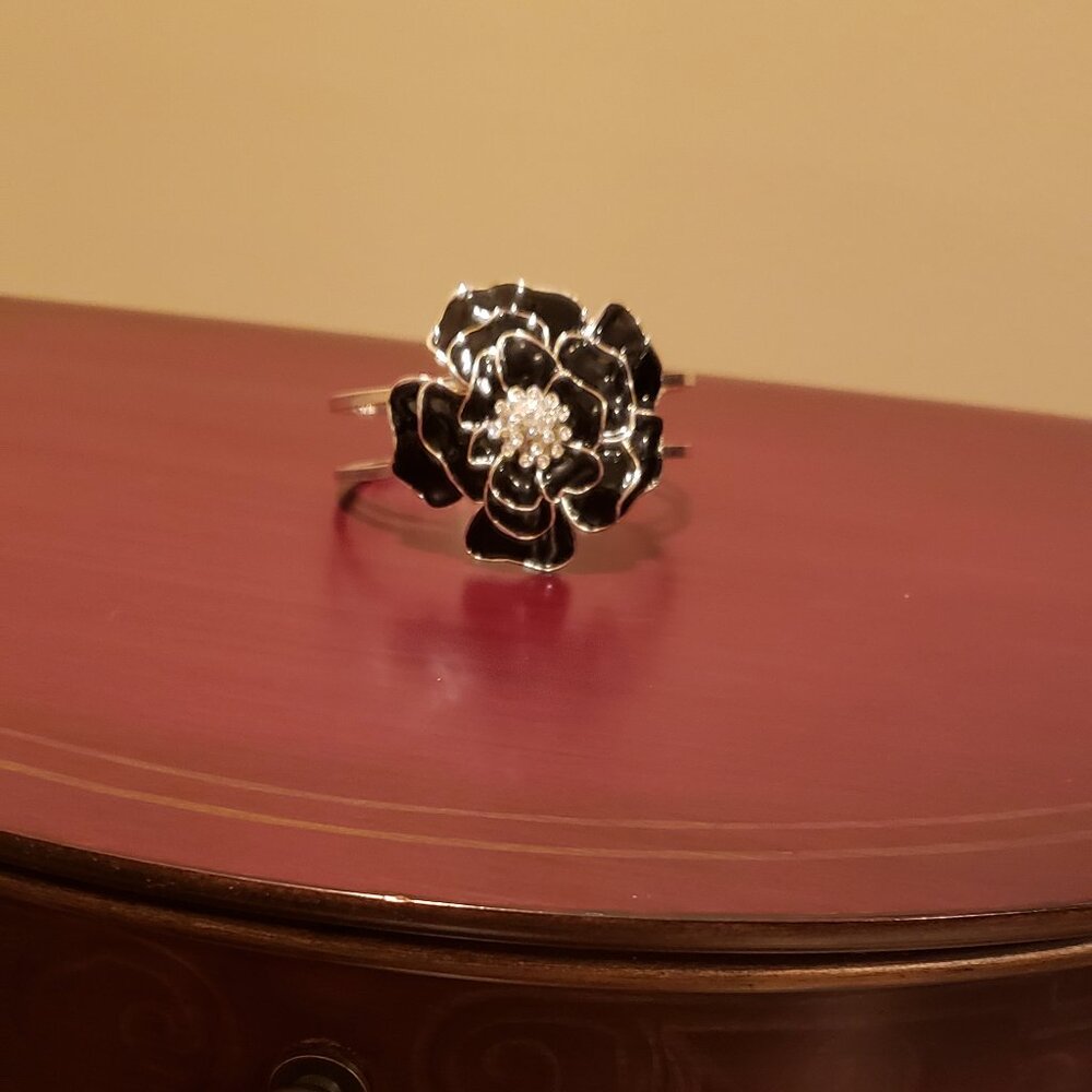 Bebe Bracelet  black flower with white